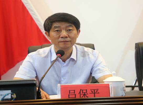 说明: E:\办公资料\照片与视频\海燕政策研究论坛线路1工作图片\2020年\9月\10日——庆祝第36教师节\精选图片\AB3A0537.JPG